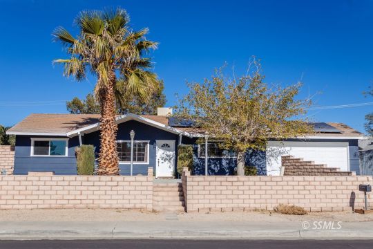 432 West Howell Avenue Ridgecrest, CA 93555 - Photo 1 of 28 front view of a house