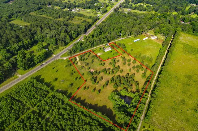 $230,000 | 2385 County Road 2073, Hull, TX 77564