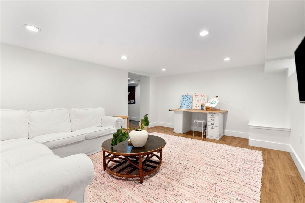 28 Rose Avenue Marblehead, MA 01945 - Photo 27 of 31 a living room with furniture