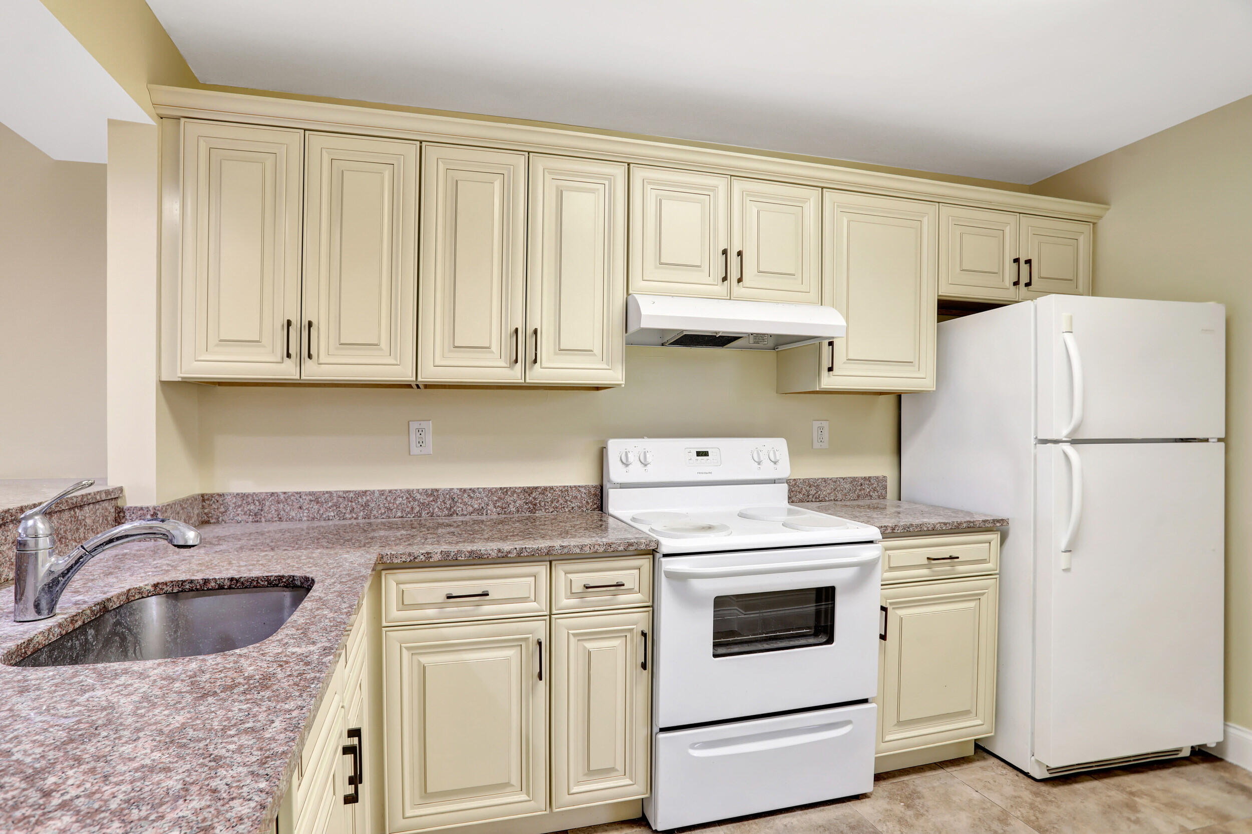3 Royal Palm Way, Unit 403 Boca Raton, FL 33432 - Photo 8 of 41 17_001l1444