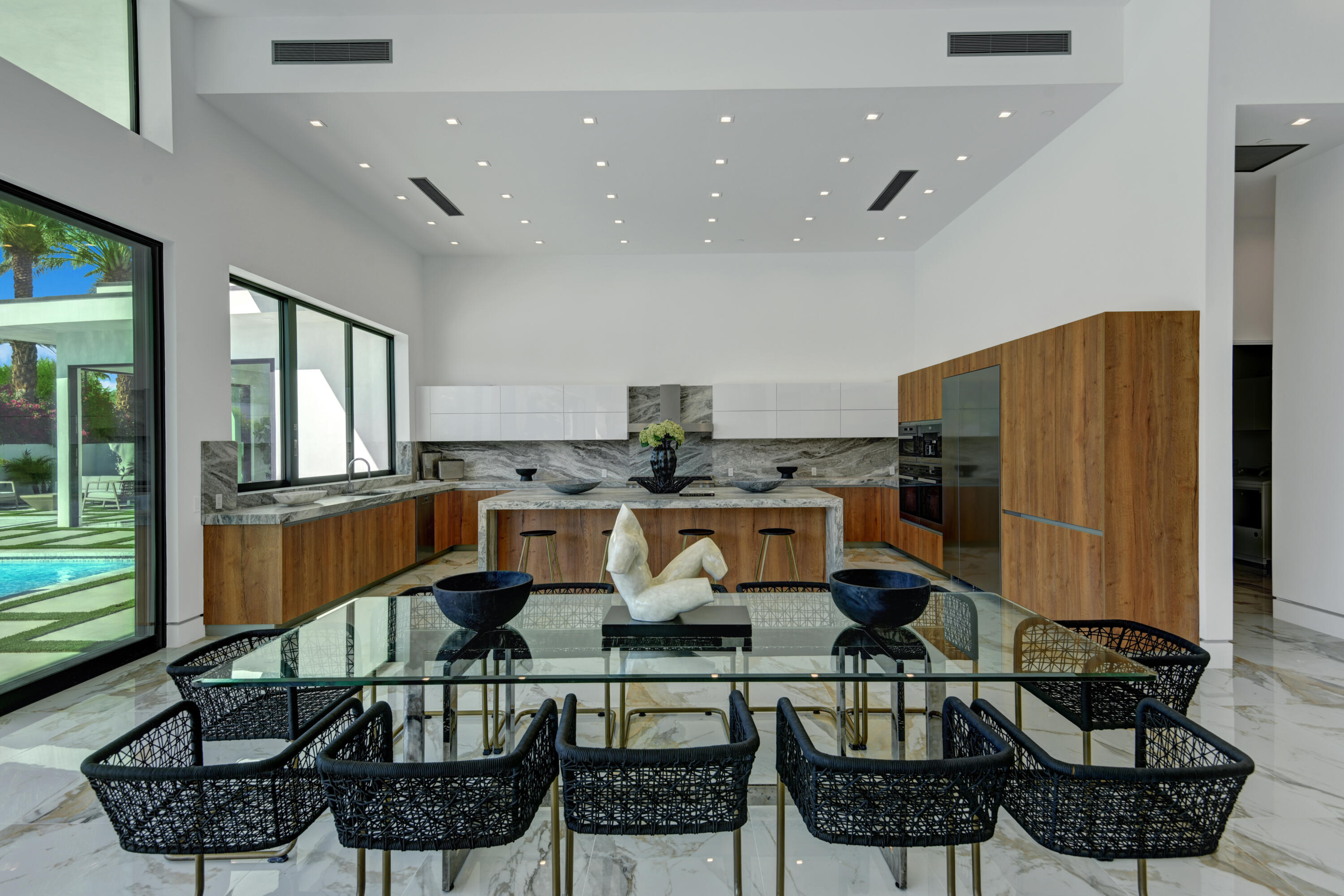 3 Bravo Court Rancho Mirage, CA 92270 - Photo 12 of 40 DINING ROOM TO KITCHEN STRAIGHT ON