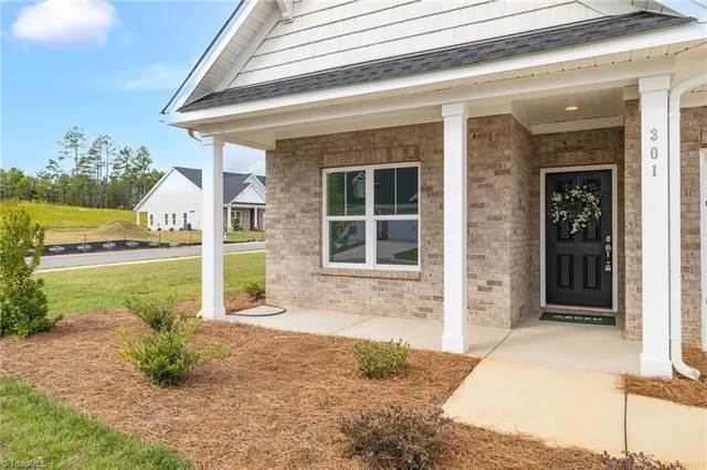 $399,900 | 301 Beeson Court, Clemmons, NC 27012