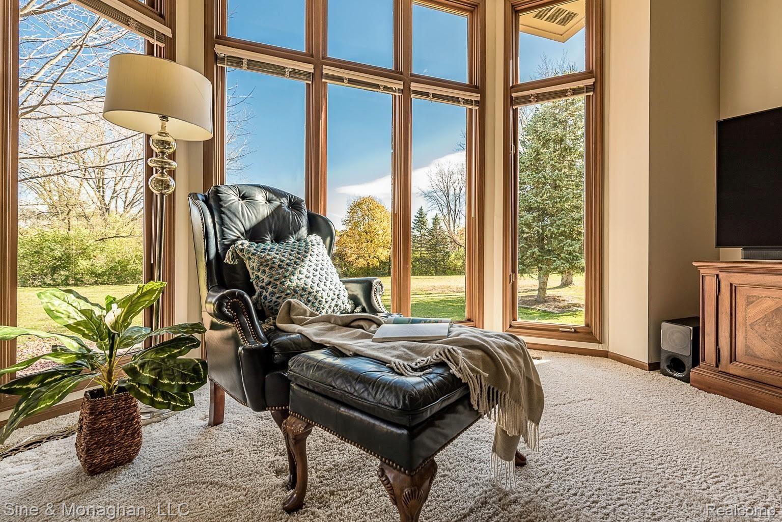 4906 Rivers Edge Drive Troy, MI 48098 - Photo 14 of 60 Family room bayed window