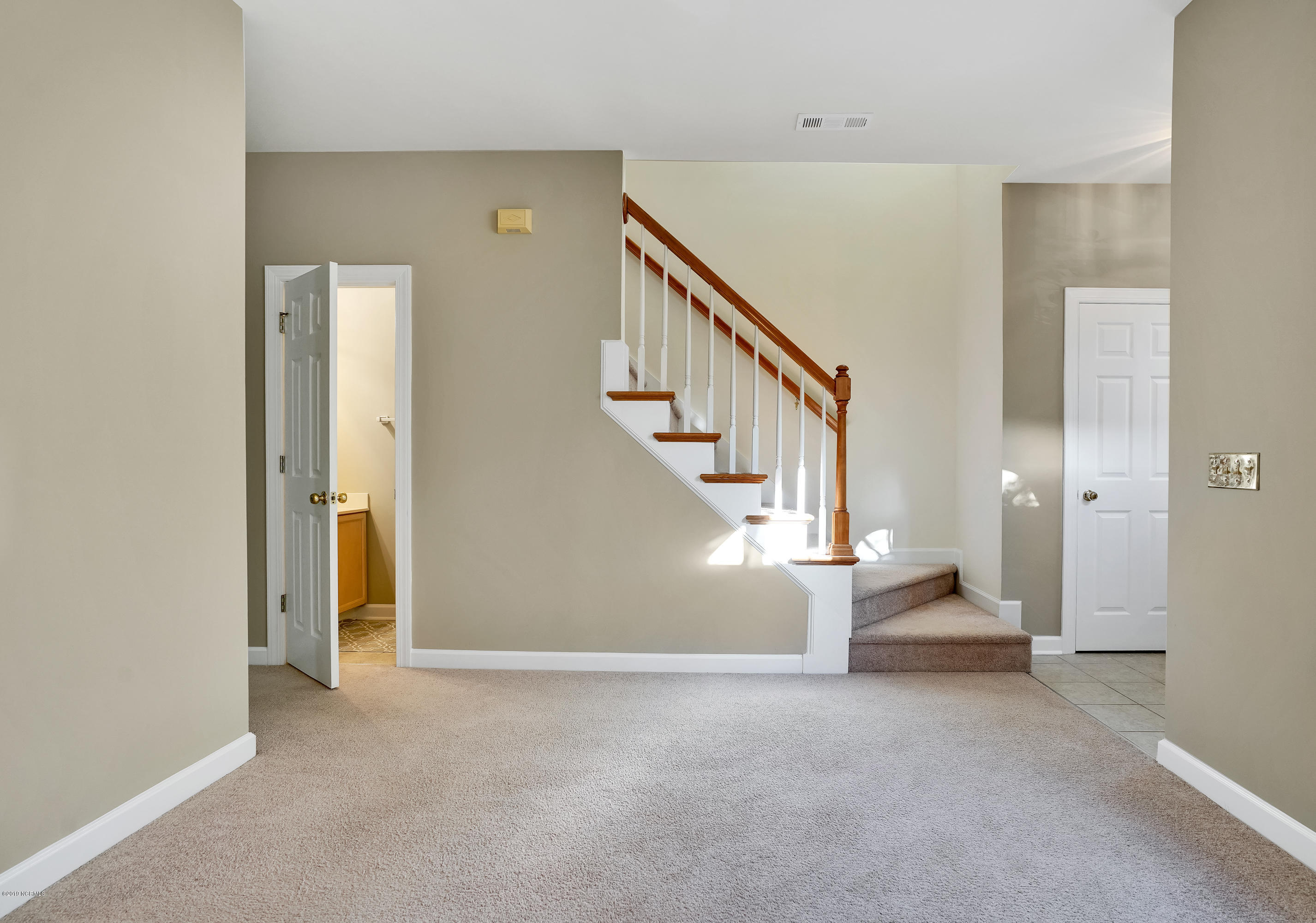 5813 Wrightsville Avenue, Unit 193 Wilmington, NC 28403 - Photo 4 of 19 5813WrightsvilleAve#193-09