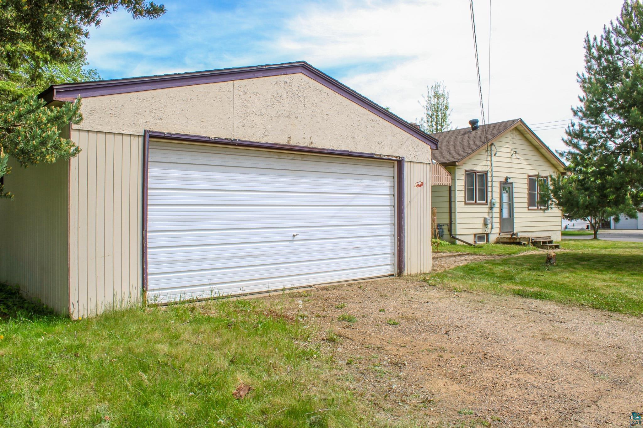 423 East 38th Street Hibbing, MN 55746 - Photo 13 of 38
