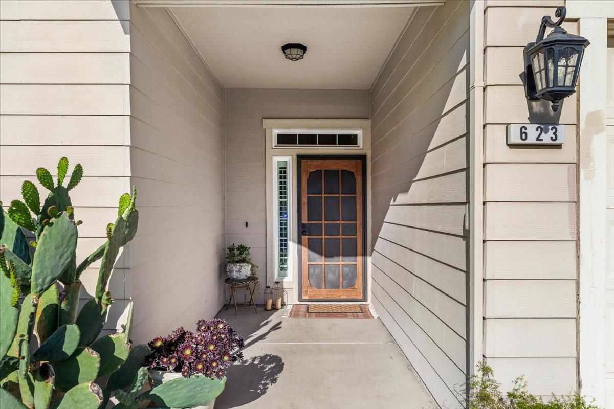 623 John Roos Drive Ripon, CA 95366 - Photo 5 of 37