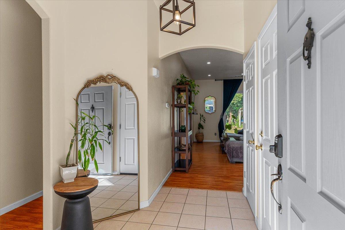 623 John Roos Drive Ripon, CA 95366 - Photo 6 of 37