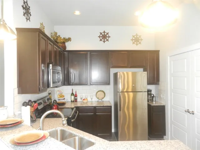 $580,000 | 124-126 Hidden Springs Drive, Bastrop, TX 78602