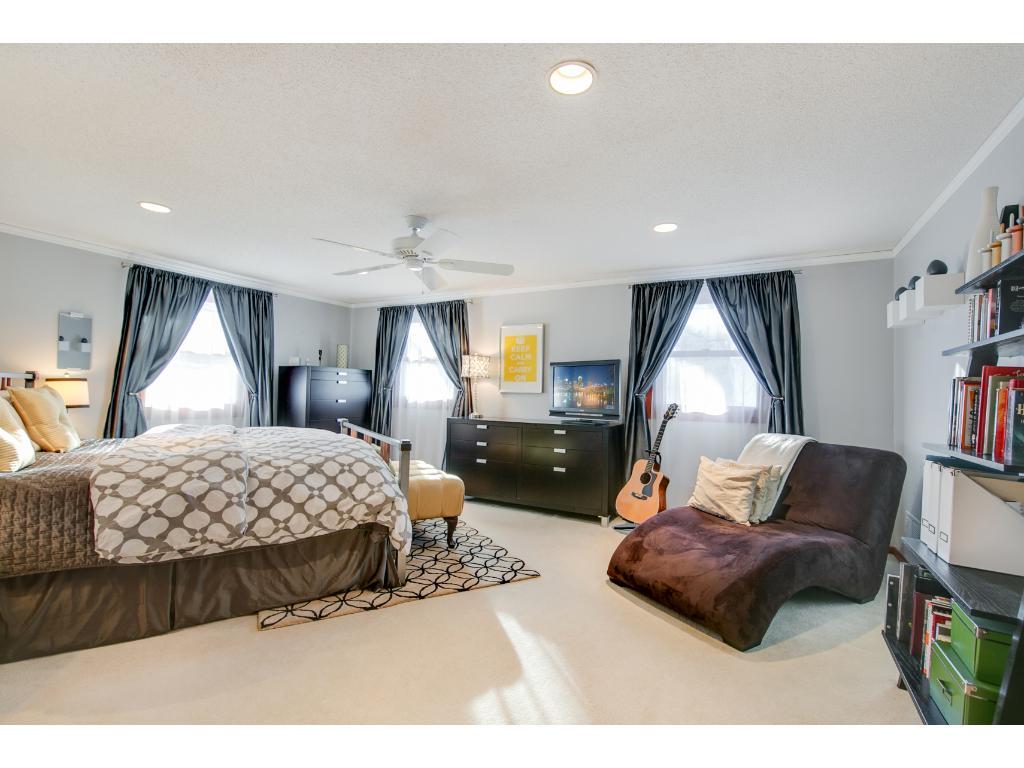 5148 Westmill Road Minnetonka, MN 55345 - Photo 11 of 24 Gallery Image 11