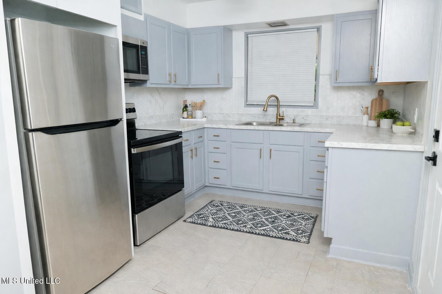 4352 Ridgewood Circle Jackson, MS 39211 - Photo 12 of 32 Kitchen stage