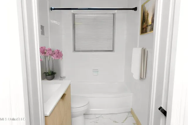 $205,000 | 4352 Ridgewood Circle, Jackson, MS 39211