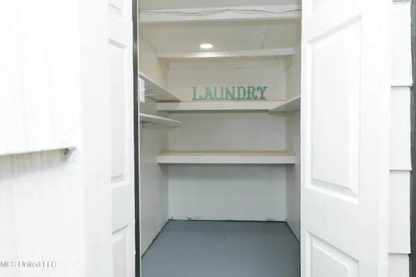 $192,000 | 4352 Ridgewood Circle, Jackson, MS 39211