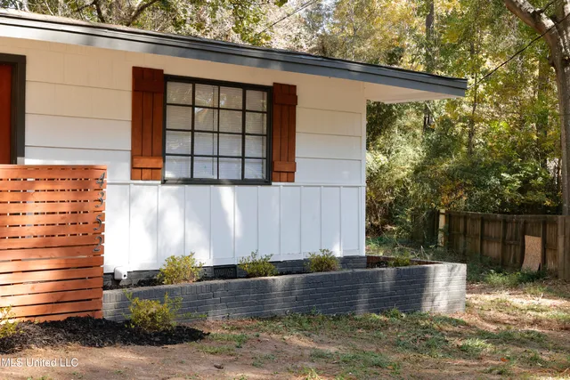 $210,000 | 4352 Ridgewood Circle, Jackson, MS 39211