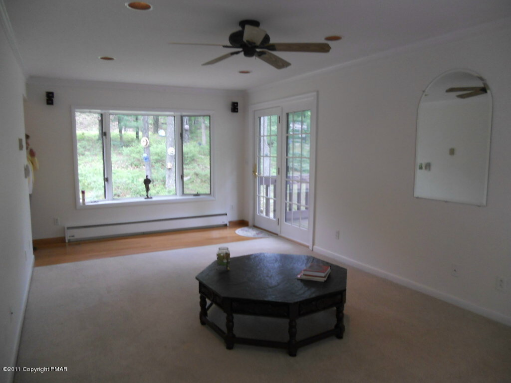 5 Wiscasset Road Mount Pocono, PA 18344 - Photo 13 of 23 Another Large Room