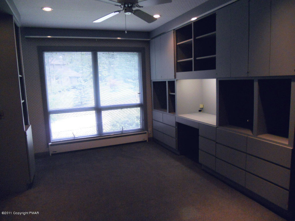 5 Wiscasset Road Mount Pocono, PA 18344 - Photo 19 of 23 Bedroom