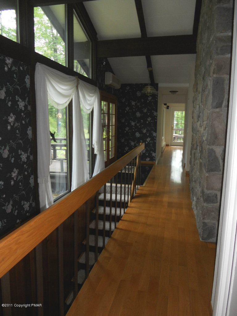 5 Wiscasset Road Mount Pocono, PA 18344 - Photo 4 of 23 Enterance.