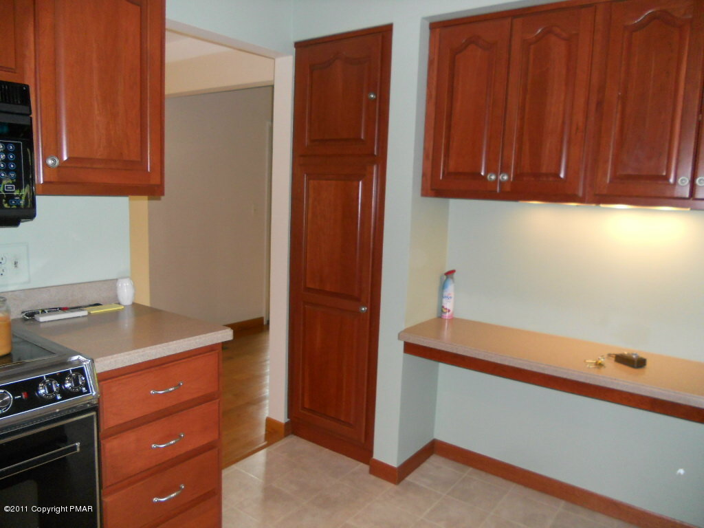 5 Wiscasset Road Mount Pocono, PA 18344 - Photo 6 of 23 Kitchen II