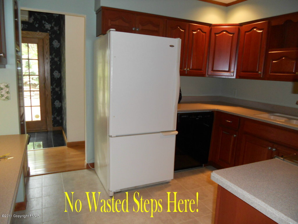 5 Wiscasset Road Mount Pocono, PA 18344 - Photo 7 of 23 Kitchen III