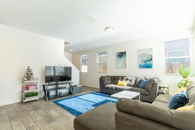 $435,000 | 3742 Longford Way, Clovis, CA 93619