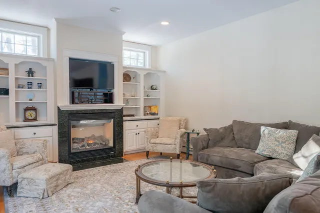 $1,650,000 | 16 Veronica Lane, Falmouth, ME 04105