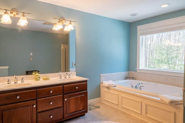 $1,650,000 | 16 Veronica Lane, Falmouth, ME 04105