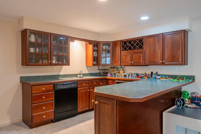 $1,650,000 | 16 Veronica Lane, Falmouth, ME 04105