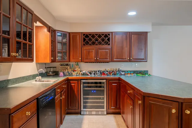 $1,650,000 | 16 Veronica Lane, Falmouth, ME 04105