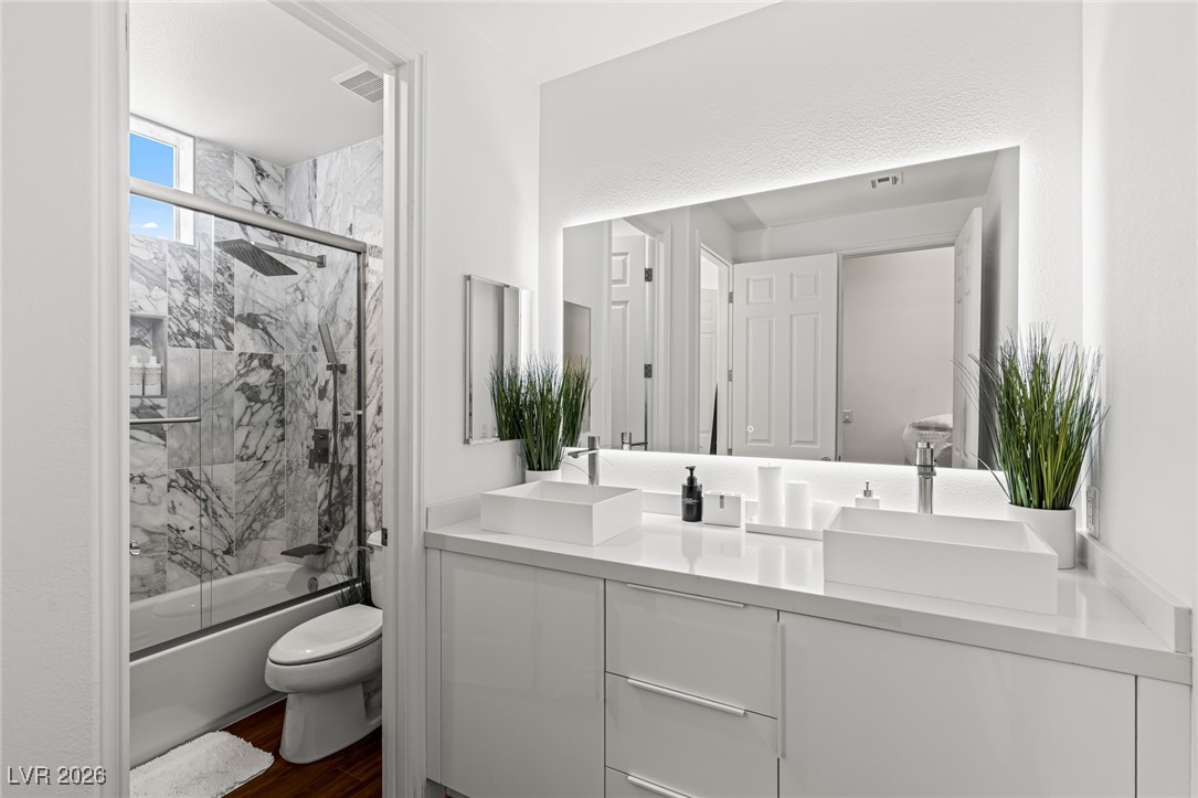 7304 North Buttons Ridge Drive Las Vegas, NV 89131 - Photo 56 of 92 Guest bathroom
