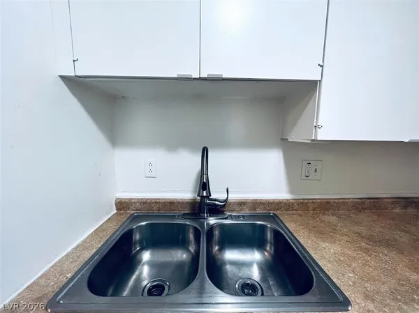 $850 | 3772 Royal Crest Street, Unit 19, Las Vegas, NV 89119