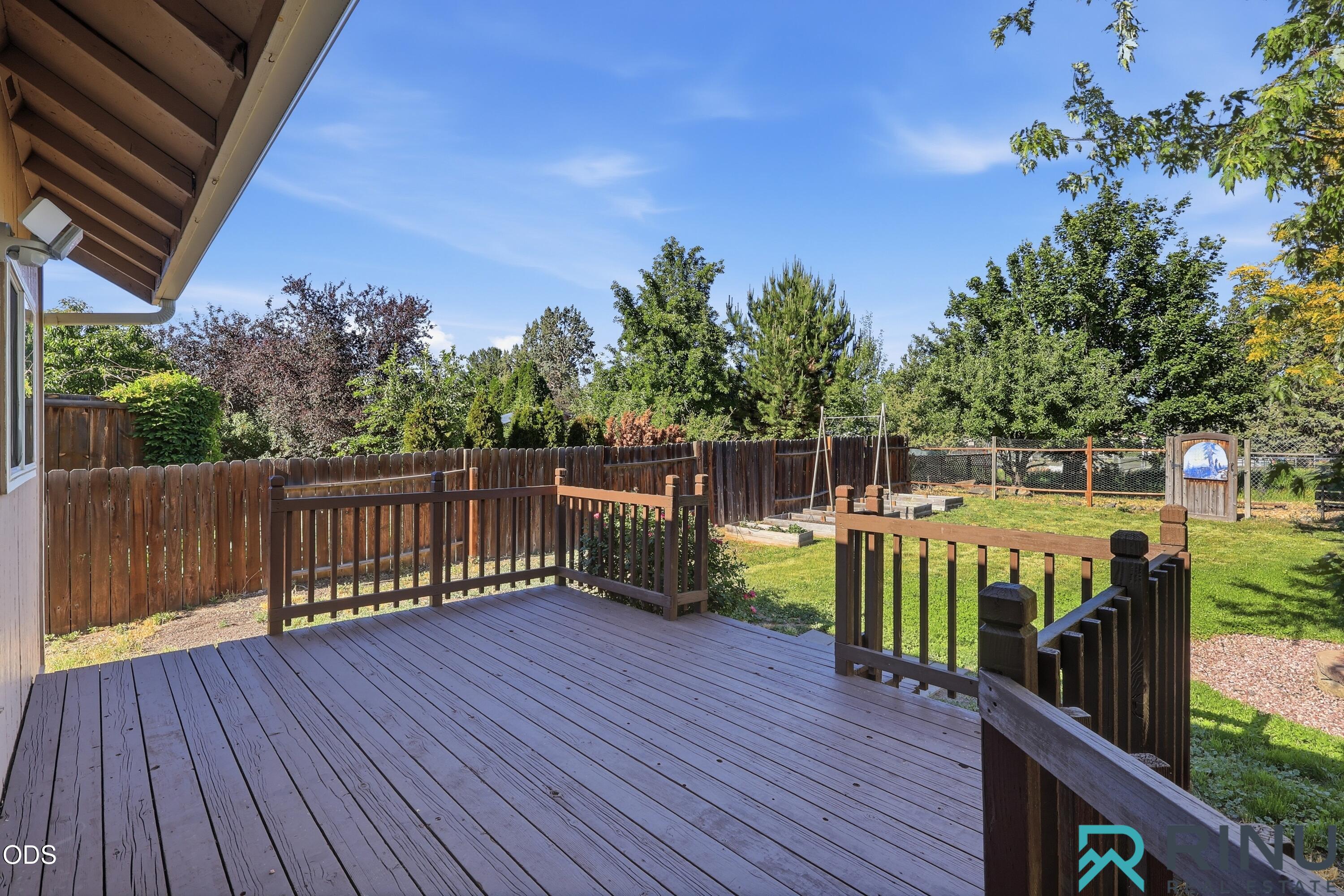 1810 Southwest 27th Street Redmond, OR 97756 - Photo 29 of 53