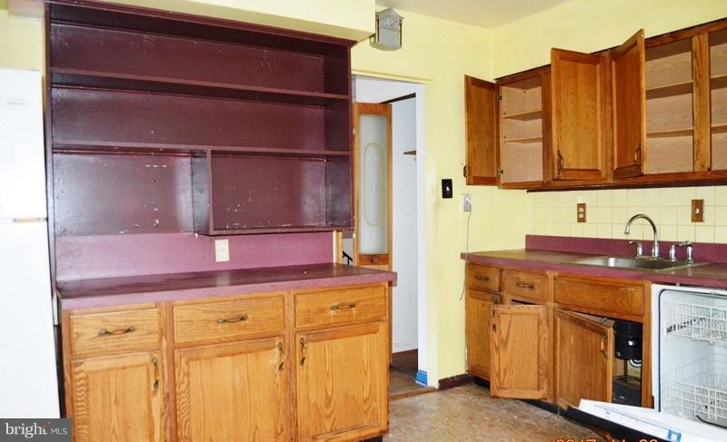 1009 Kathryn Road Silver Spring, MD 20904 - Photo 5 of 12 Kitchen