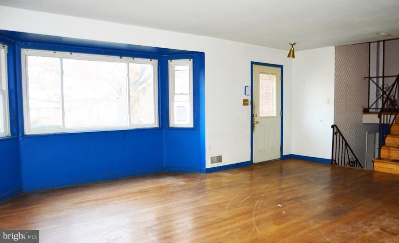 1009 Kathryn Road Silver Spring, MD 20904 - Photo 6 of 12 Living Room