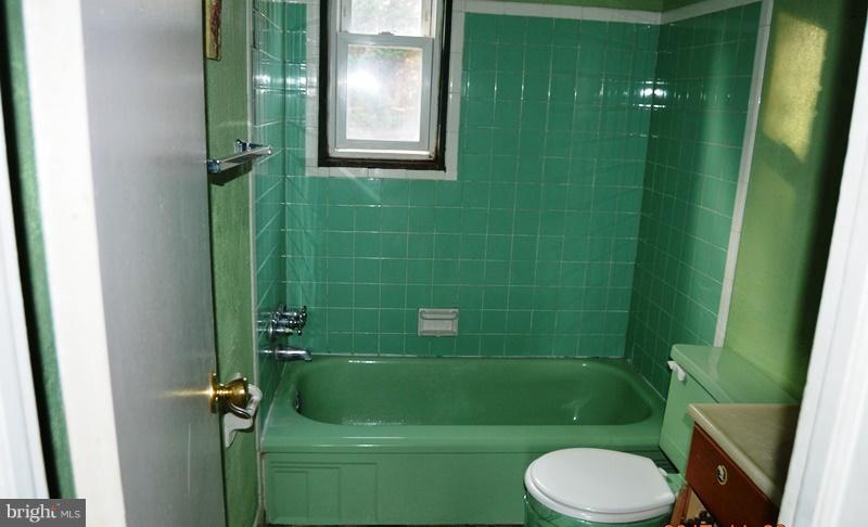 1009 Kathryn Road Silver Spring, MD 20904 - Photo 10 of 12 Bath