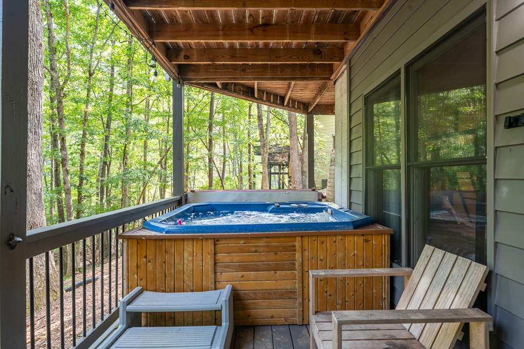 93 Amy Lane Ellijay, GA 30540 - Photo 49 of 61 a view of a balcony with table and chairs