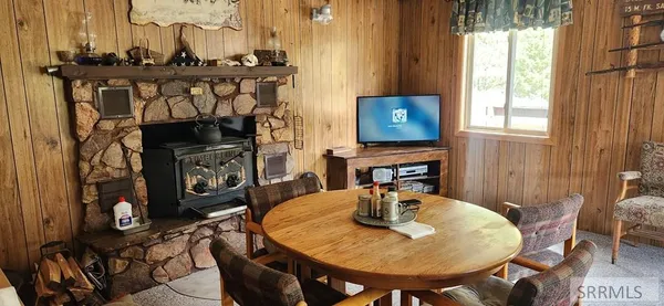 $300,000 | 34 Grizzly Bear Road, Challis, ID 83226