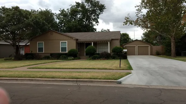 $1,900 | 3015 32nd Street, Lubbock, TX 79410