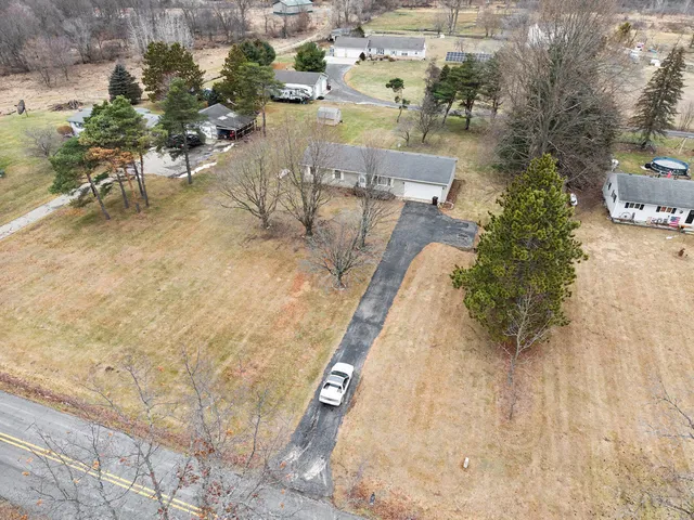 $290,000 | 4025 Oakley Road, Stockbridge, MI 49285