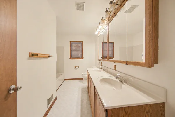 $290,000 | 4025 Oakley Road, Stockbridge, MI 49285