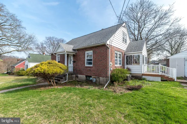 $350,000 | 520 Thomas Street, Coopersburg, PA 18036