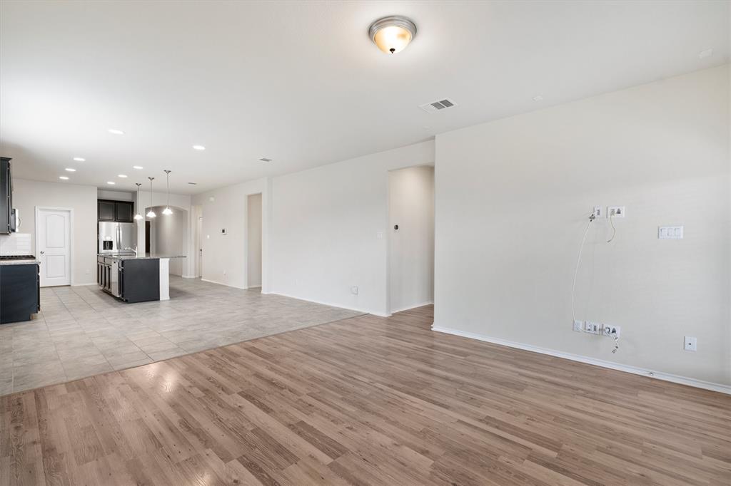 213 Methodius Drive Hutto, TX 78634 - Photo 13 of 28