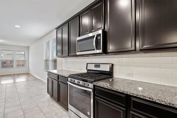 $2,250 | 213 Methodius Drive, Hutto, TX 78634