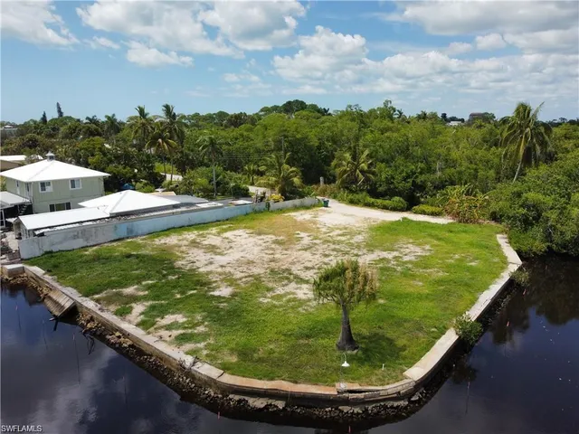 $1,699,000 | 1550 13th Avenue North, Naples, FL 34102