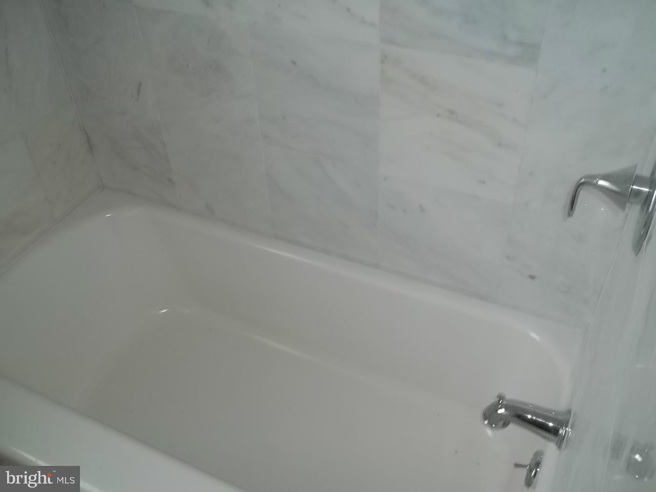 8612 Black Oak Road Baltimore, MD 21234 - Photo 22 of 27 Bath