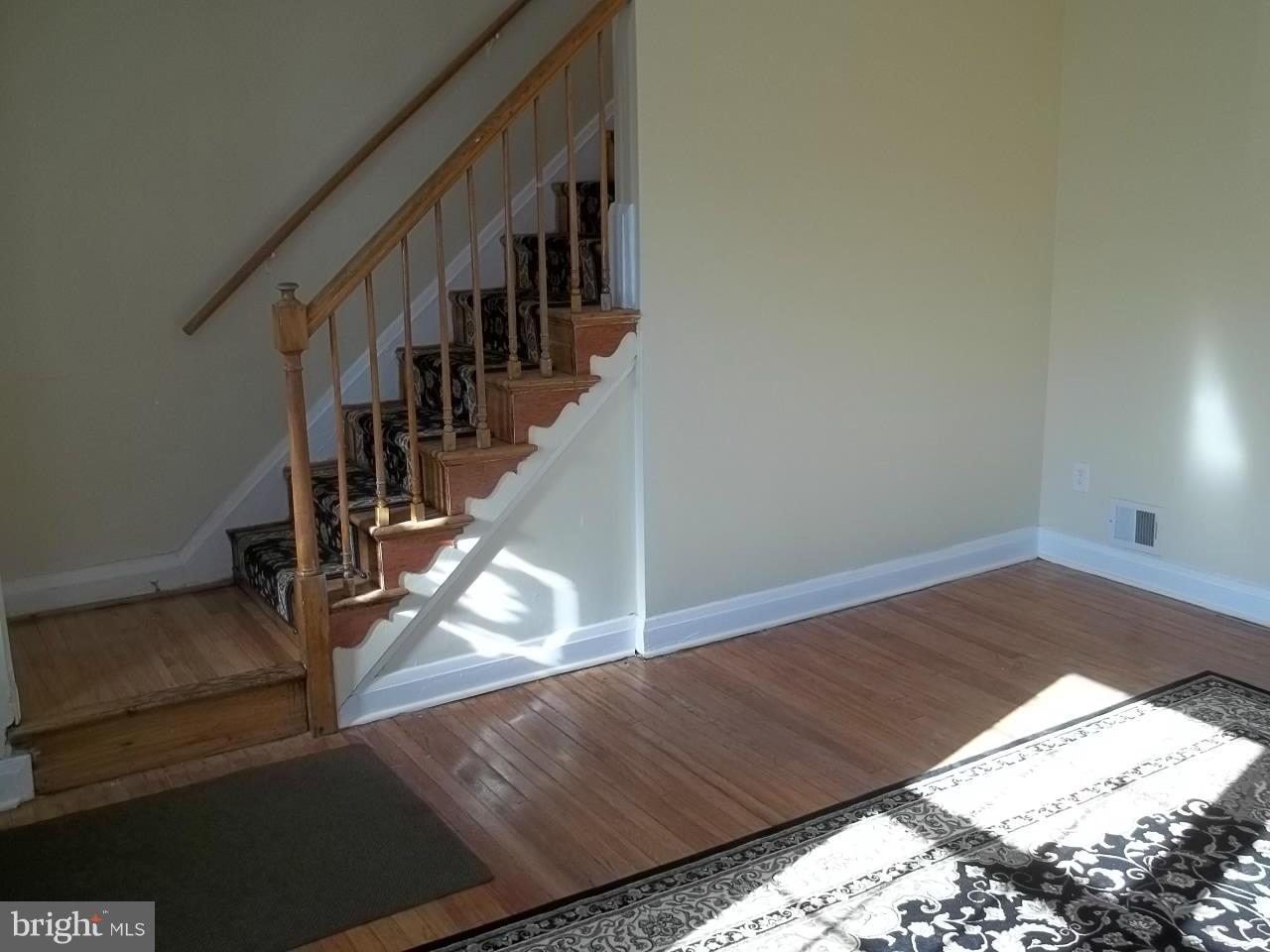 8612 Black Oak Road Baltimore, MD 21234 - Photo 8 of 27 Living Room