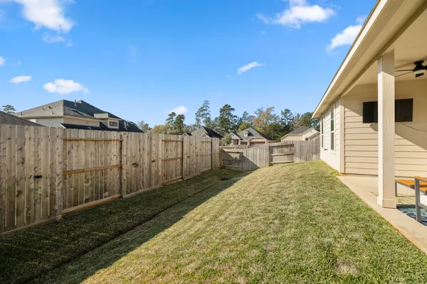 $2,600 | 573 Newcomb Hollow Drive, Conroe, TX 77304