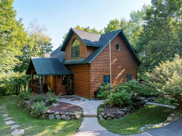 $1,995,000 | W2325 Belvidere Road, Sarona, WI 54870