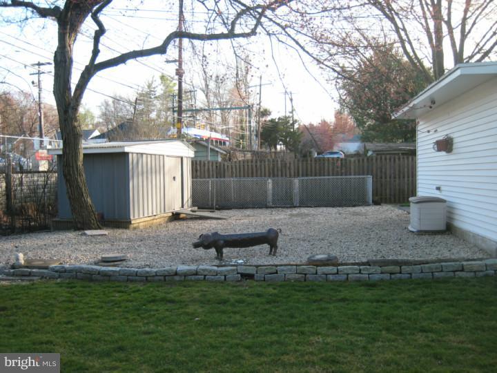 315 North Rolling Road Springfield, PA 19064 - Photo 22 of 23 Back Yard