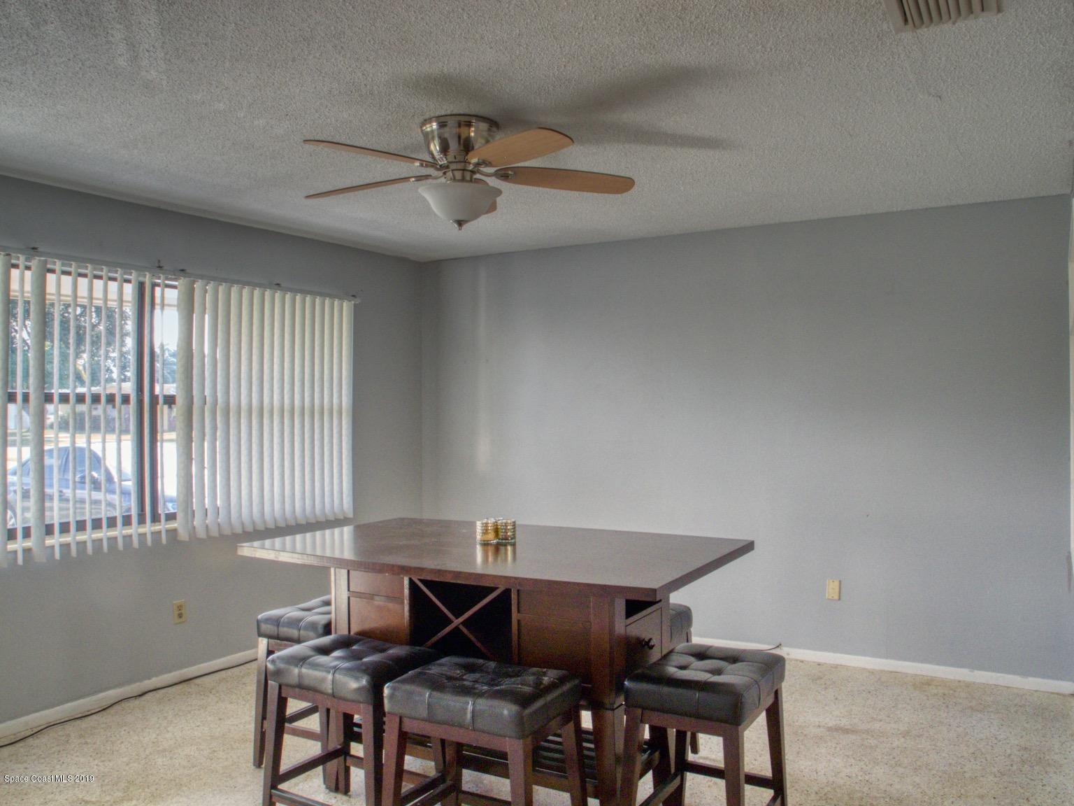 2268 Woodbury Road Melbourne, FL 32935 - Photo 5 of 20 LIVING ROOM