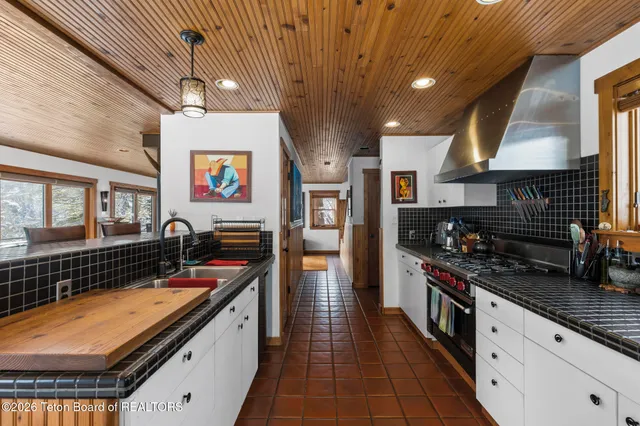 $3,600,000 | 6815 Paintbrush Trail, Wilson, WY 83014