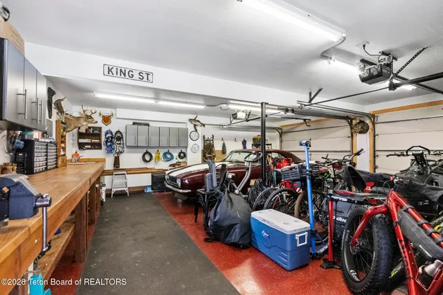 $3,600,000 | 6815 Paintbrush Trail, Wilson, WY 83014